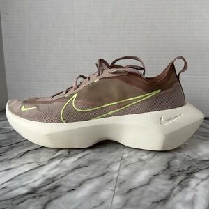 Nike Women’s Vista Lite running sneaker shoes size 10